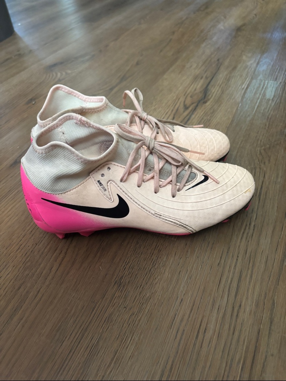 Nike Phantom Luna II Academy Soccer Cleats Womens 6.5 - Picture 2 of 7